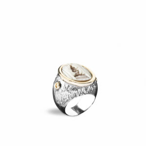 Anello in Cammeo - La Decalcomania di Magritte